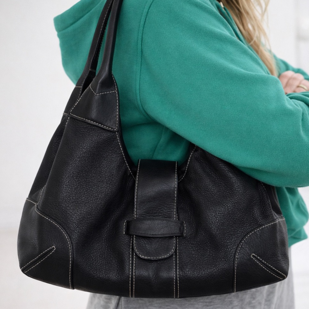 Y2K vintage leather black handbag